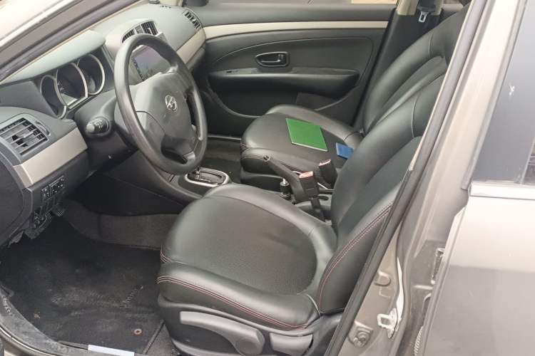 Used Nissan Sylphy 2018 Classic 1.6XE+ CVT Leading Edition Left Front Seat