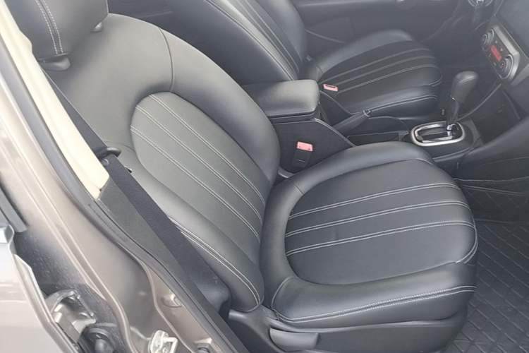 Used Nissan Sylphy 2018 Classic 1.6XE+ CVT Leading Edition Right Front Seat
