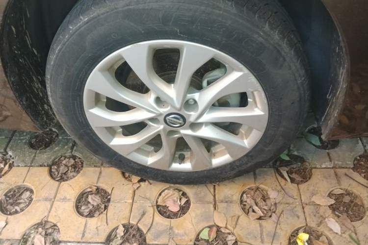 Used Nissan Sylphy 2018 1.6XV CVT Deluxe Edition Right Front Wheel Hub