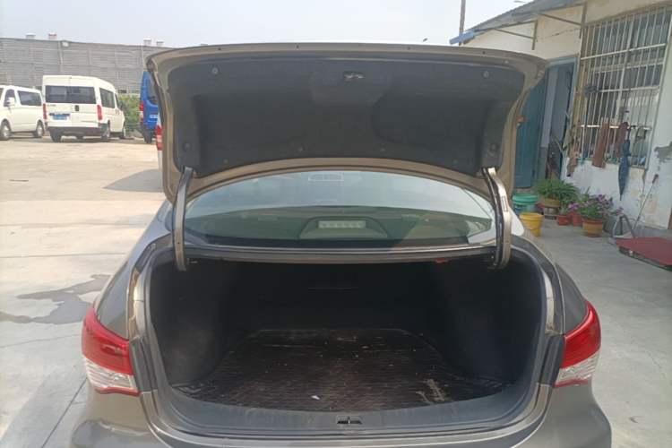 Used Nissan Sylphy 2018 Classic 1.6XE Manual Comfort Edition Trunk