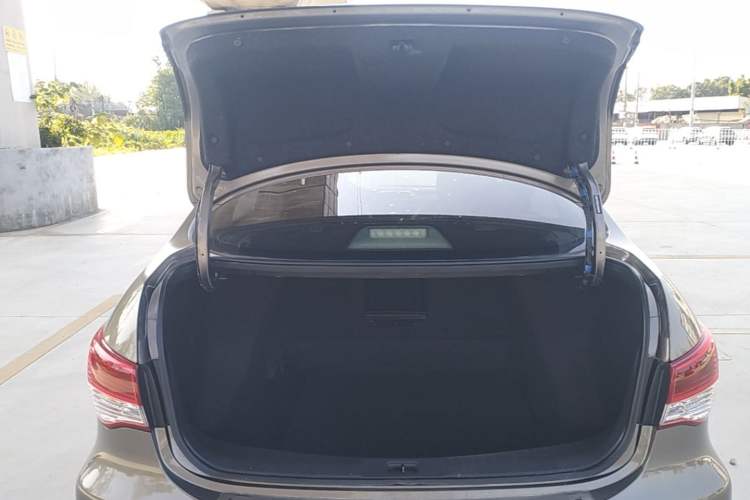 Used Nissan Sylphy 2018 Classic 1.6XE+ CVT Leading Edition Trunk