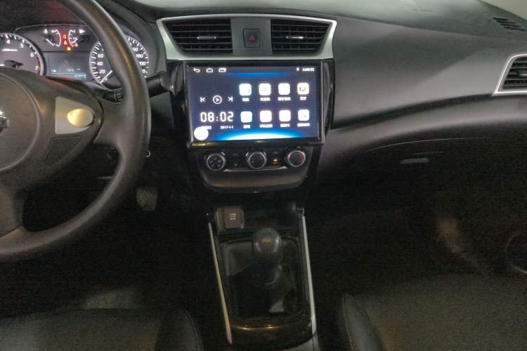 Used Nissan Sylphy 2019 1.6XL Manual Luxury Version China VI Standard Audio And AC Panel