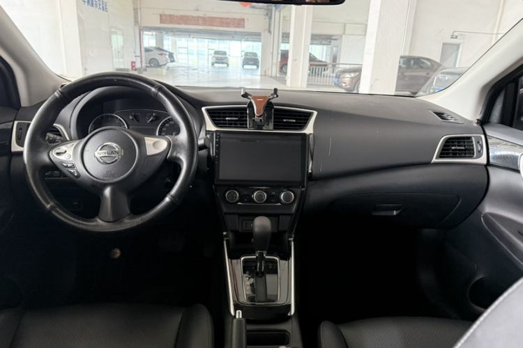 Used Nissan Sylphy 2019 Classic 1.6XL CVT Luxury Edition Audio And AC Panel