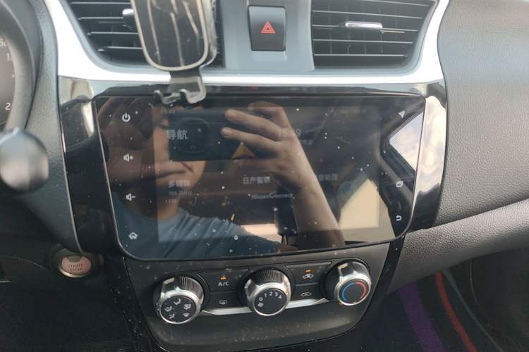Used Nissan Sylphy 2019 1.6XV CVT Smart Connect Luxury Edition China VI Standard Audio And AC Panel