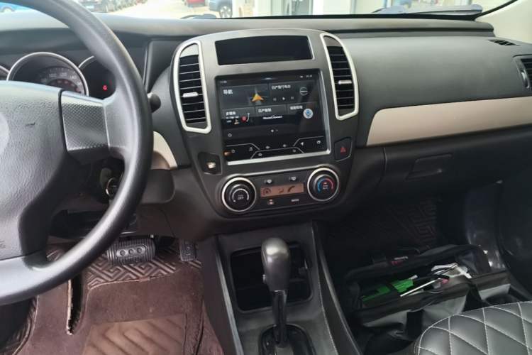 Used Nissan Sylphy 2019 Classic 1.6XE+ CVT SmartConnect Leading Edition Audio And AC Panel