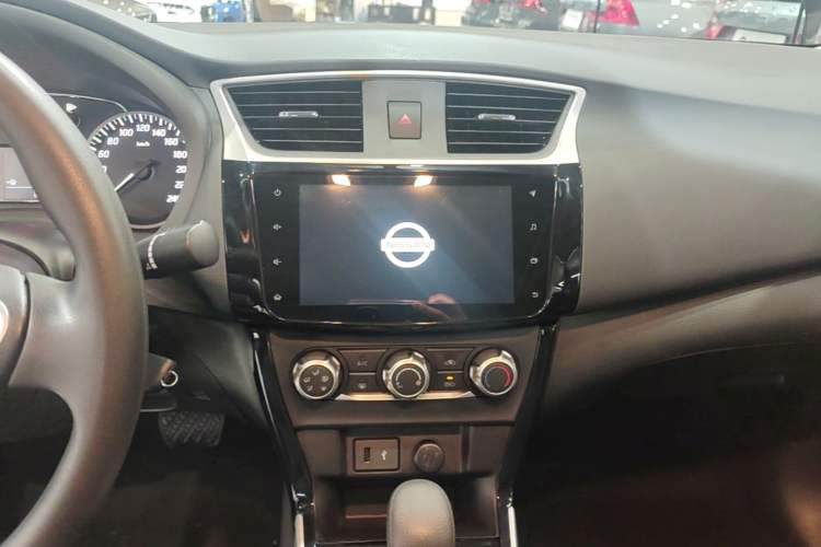 Used Nissan Sylphy 2019 Classic 1.6XL CVT Luxury Edition Audio And AC Panel