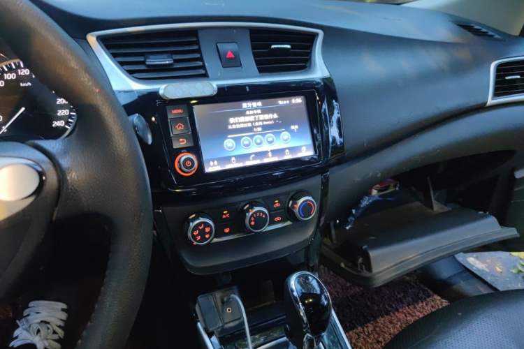 Used Nissan Sylphy 2019 1.6XV CVT Smart Connect Luxury Edition China V Standard Audio And AC Panel