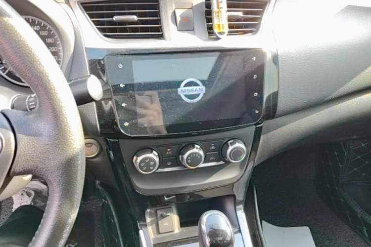 Used Nissan Sylphy 2019 1.6XV CVT Smart Connect Luxury Edition China VI Standard Audio And AC Panel