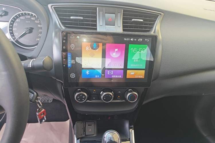 Used Nissan Sylphy 2019 1.6XV CVT Smart Connect Luxury Edition China VI Standard Audio And AC Panel