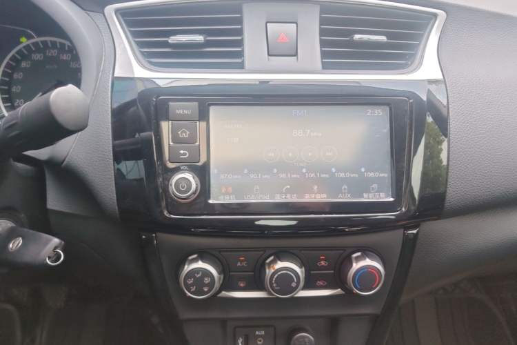 Used Nissan Sylphy 2019 Classic 1.6 XL Manual Luxury Edition Audio And AC Panel