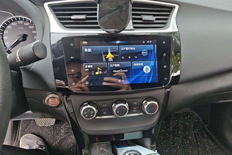 Used Nissan Sylphy 2019 1.6XV CVT Smart Connect Luxury Edition China VI Standard Audio And AC Panel