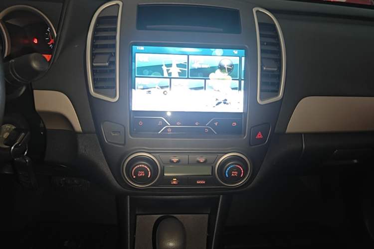 Used Nissan Sylphy 2019 Classic 1.6XE+ CVT SmartConnect Leading Edition Audio And AC Panel