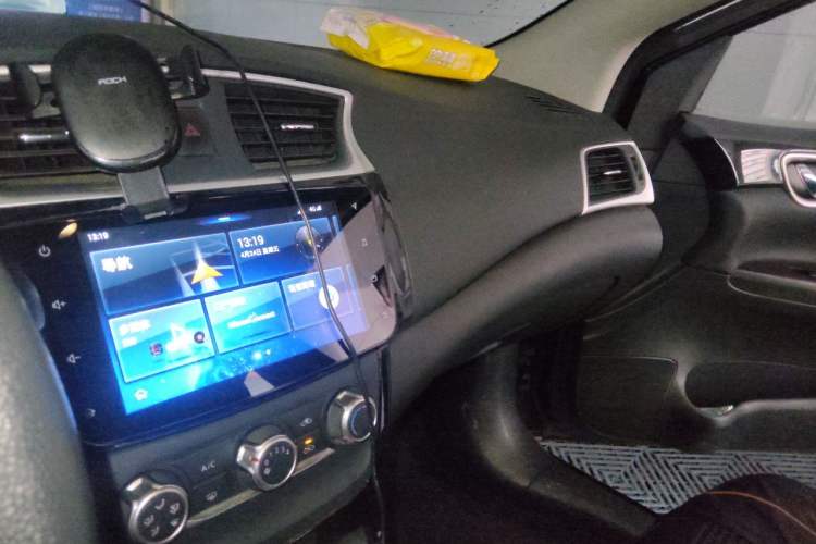 Used Nissan Sylphy 2019 1.6XV CVT Smart Connect Luxury Edition China VI Standard Audio And AC Panel