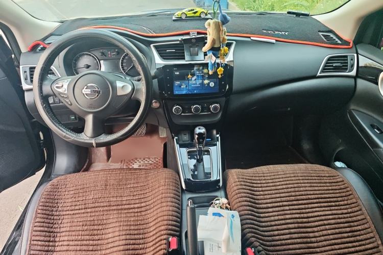 Used Nissan Sylphy 2019 1.6XV CVT Smart Connect Luxury Edition China VI Standard Center Console