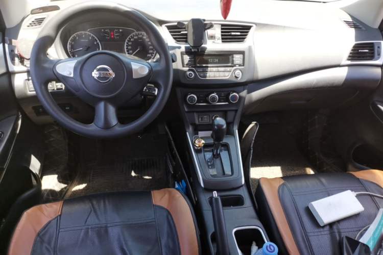 Used Nissan Sylphy 2019 Classic 1.6XE CVT Comfort Edition Center Console