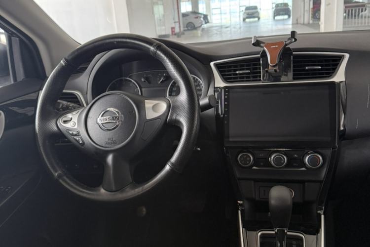 Used Nissan Sylphy 2019 Classic 1.6XL CVT Luxury Edition Center Console