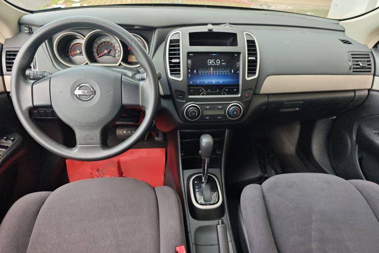 Used Nissan Sylphy 2019 Classic 1.6XE+ CVT SmartConnect Leading Edition Center Console