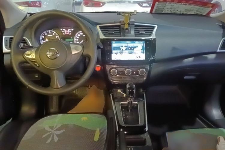 Used Nissan Sylphy 2019 1.6XV CVT Smart Connect Luxury Edition China VI Standard Center Console