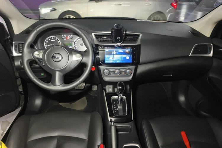 Used Nissan Sylphy 2019 1.6XV CVT Smart Connect Luxury Edition China V Standard Center Console