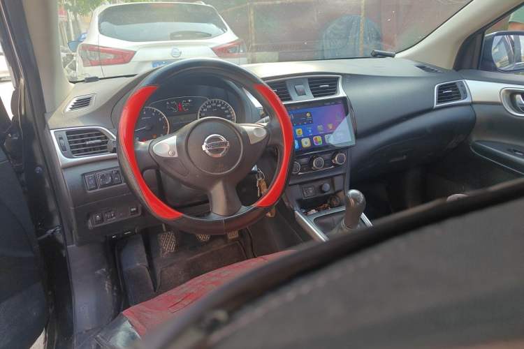 Used Nissan Sylphy 2019 Classic 1.6XE Manual Comfort Edition Center Console