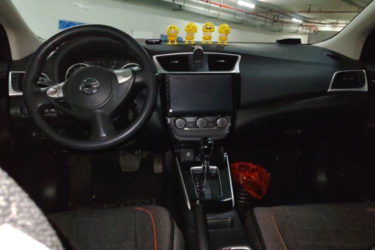 Used Nissan Sylphy 2019 1.6XV CVT Smart Connect Luxury Edition China VI Standard Center Console