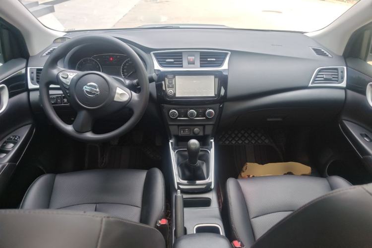 Used Nissan Sylphy 2019 Classic 1.6 XL Manual Luxury Edition Center Console