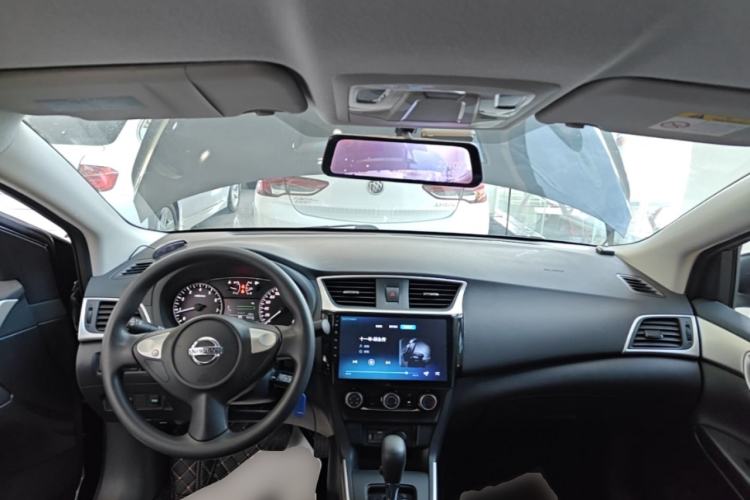 Used Nissan Sylphy 2019 Classic 1.6XE CVT Comfort Edition Center Console