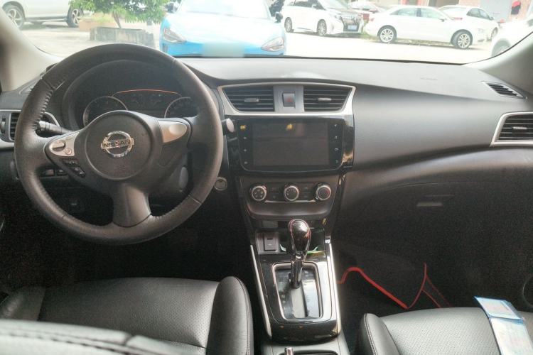 Used Nissan Sylphy 2019 1.6XV CVT Smart Connect Luxury Edition China VI Standard Center Console