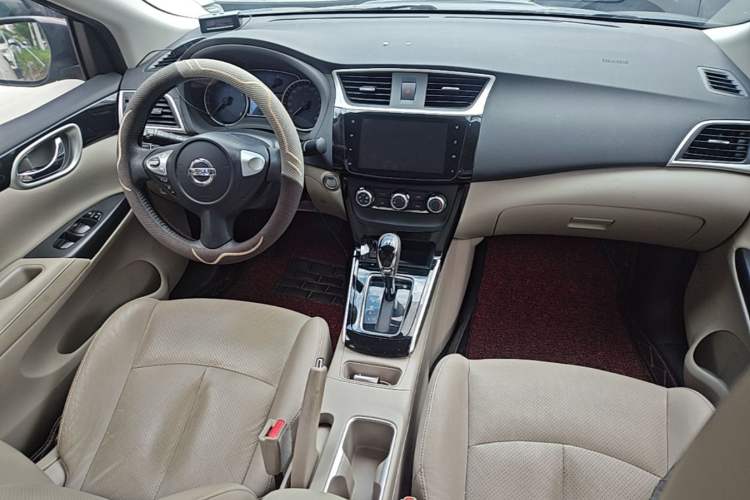 Used Nissan Sylphy 2019 1.6XV CVT Smart Connect Luxury Edition China VI Standard Center Console
