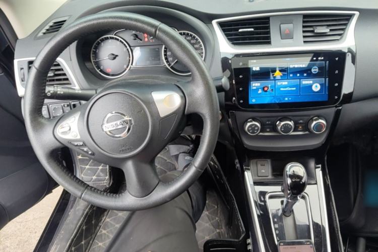 Used Nissan Sylphy 2019 1.6XV CVT Smart Connect Luxury Edition China VI Standard Center Console