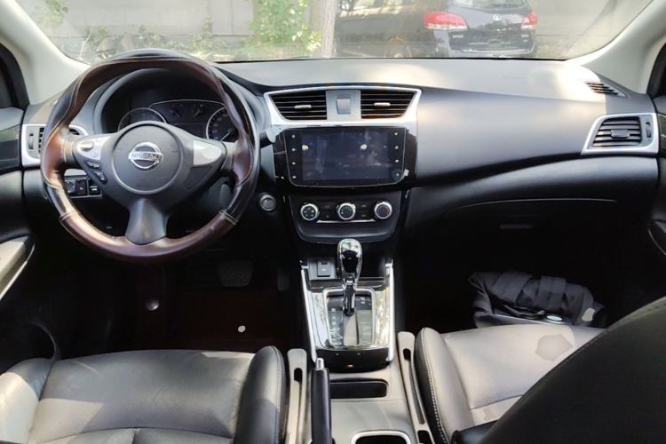 Used Nissan Sylphy 2019 1.6XV CVT Smart Connect Luxury Edition China VI Standard Center Console