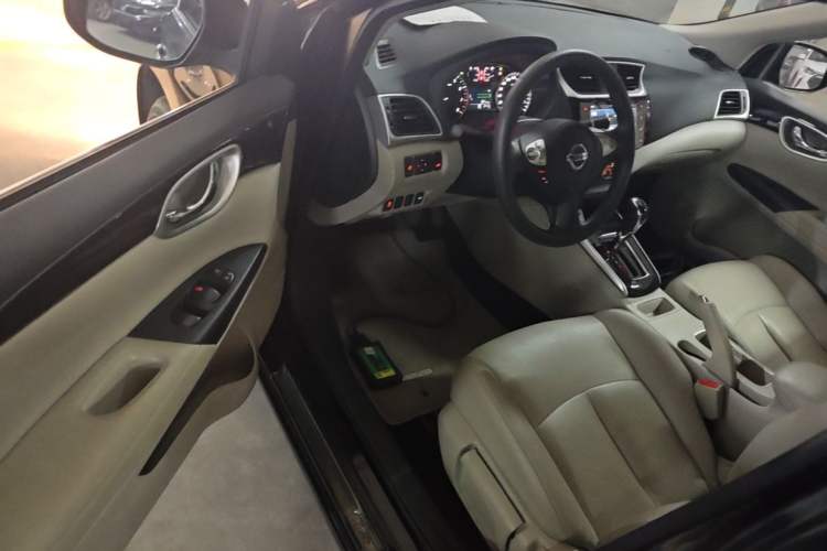 Used Nissan Sylphy 2019 1.6XV CVT Smart Connect Luxury Edition China VI Standard Driver Seat