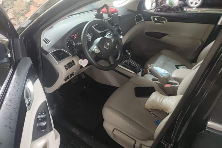 Used Nissan Sylphy 2019 1.6XV CVT Smart Connect Luxury Edition China VI Standard Driver Seat