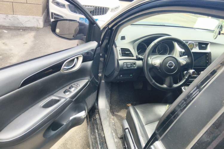 Used Nissan Sylphy 2019 1.6XV CVT Smart Connect Luxury Edition China V Standard Driver Seat