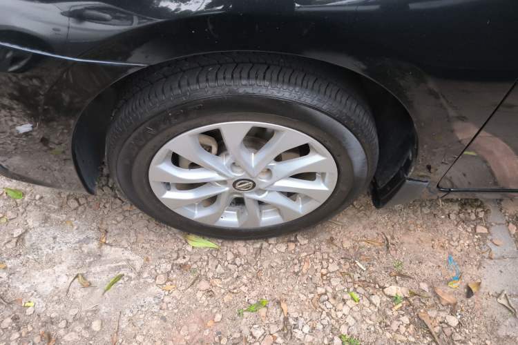 Used Nissan Sylphy 2019 1.6XV CVT Smart Connect Luxury Edition China VI Standard Exterior 1