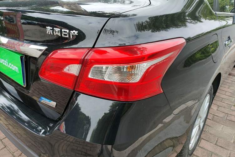 Used Nissan Sylphy 2019 1.6XV CVT Smart Connect Luxury Edition China VI Standard Exterior 3