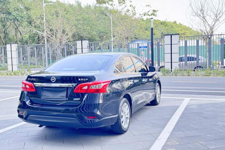 Used Nissan Sylphy 2019 1.6XV CVT Smart Connect Luxury Edition China VI Standard Exterior 4