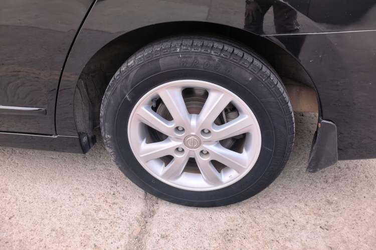 Used Nissan Sylphy 2019 Classic 1.6XE+ Manual Smart Connect Luxury Edition Exterior 5