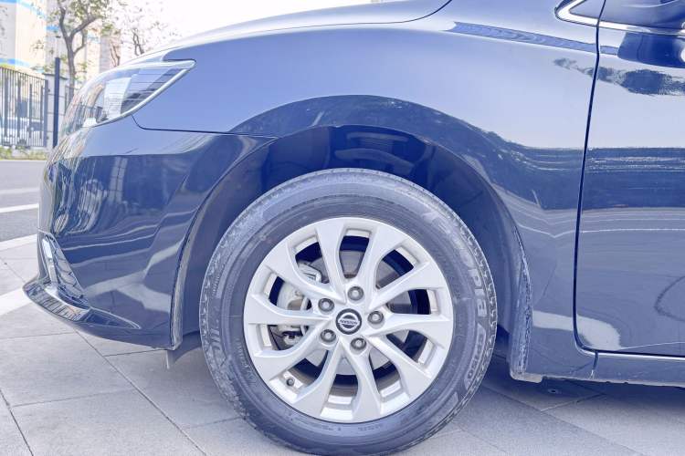 Used Nissan Sylphy 2019 1.6XV CVT Smart Connect Luxury Edition China VI Standard Exterior 5
