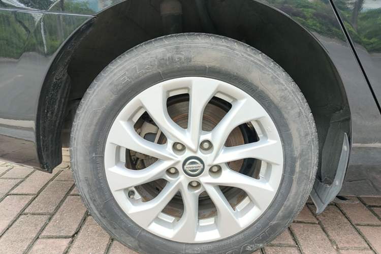 Used Nissan Sylphy 2019 1.6XV CVT Smart Connect Luxury Edition China VI Standard Exterior 5