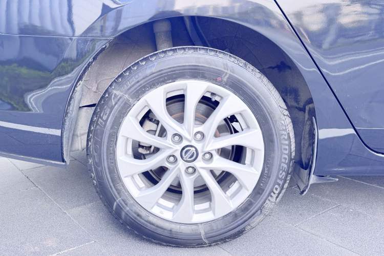 Used Nissan Sylphy 2019 1.6XV CVT Smart Connect Luxury Edition China VI Standard Exterior 6