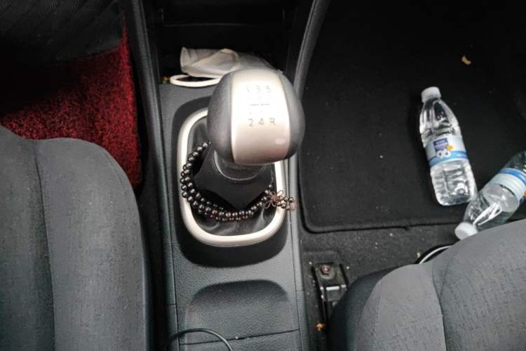 Used Nissan Sylphy 2019 Classic 1.6XE+ Manual SmartConnect Leading Edition Gear Lever