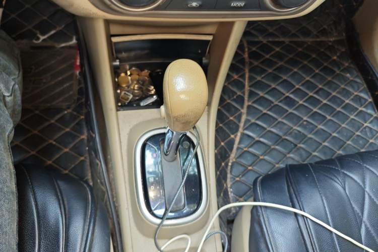 Used Nissan Sylphy 2019 Classic 1.6XE+ CVT SmartConnect Leading Edition Gear Lever