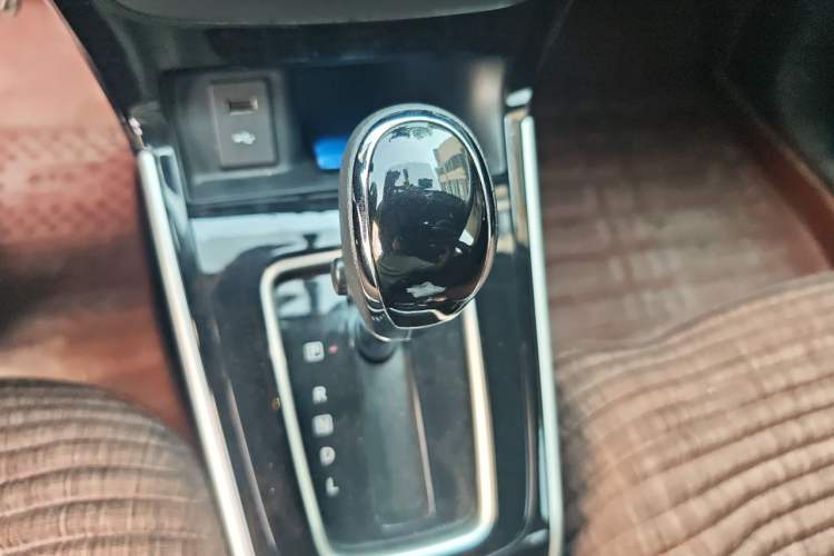 Used Nissan Sylphy 2019 1.6XV CVT Smart Connect Luxury Edition China VI Standard Gear Lever