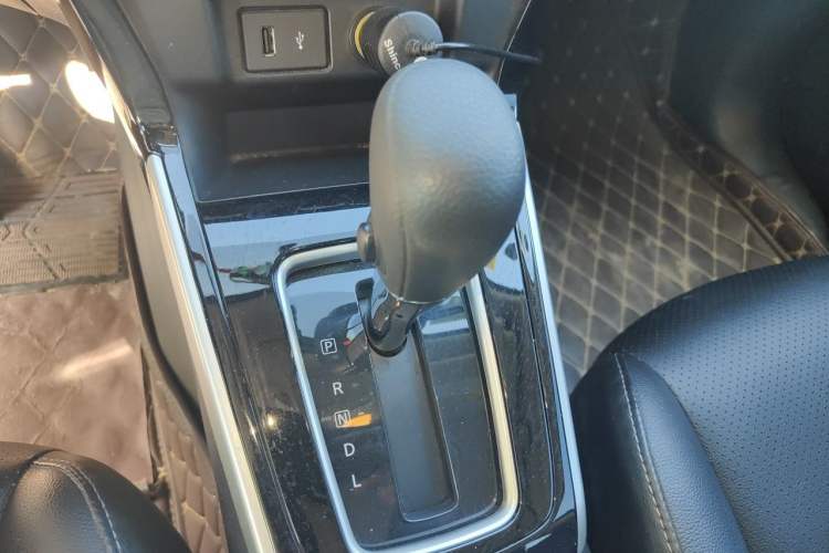 Used Nissan Sylphy 2019 Classic 1.6XL CVT Luxury Edition Gear Lever