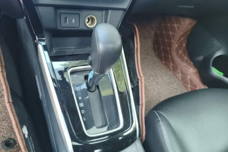 Used Nissan Sylphy 2019 Classic 1.6XL CVT Luxury Edition Gear Lever