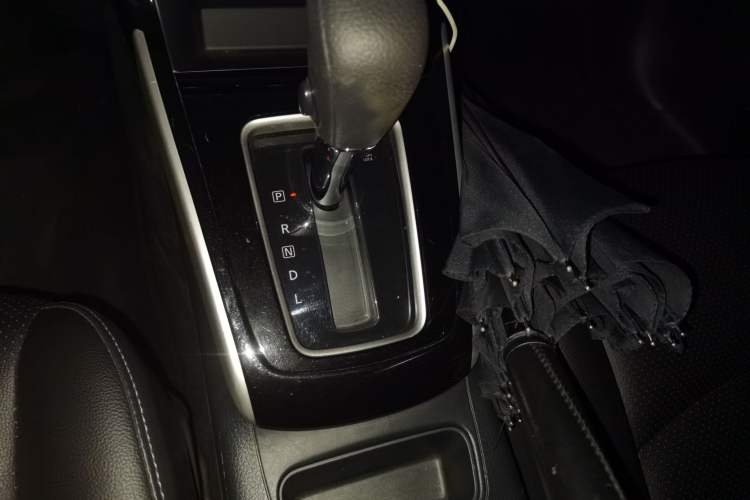 Used Nissan Sylphy 2019 Classic 1.6XL CVT Luxury Edition Gear Lever