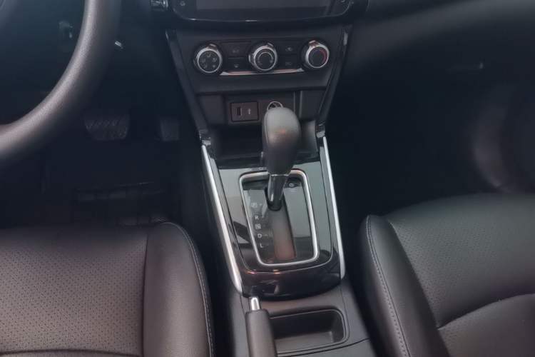 Used Nissan Sylphy 2019 Classic 1.6XL CVT Luxury Edition Gear Lever