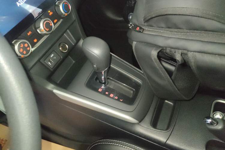 Used Nissan Sylphy 2019 Classic 1.6XE CVT Comfort Edition Gear Lever