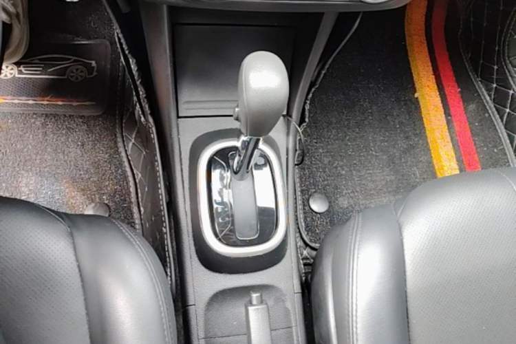 Used Nissan Sylphy 2019 Classic 1.6XE+ CVT SmartConnect Leading Edition Gear Lever